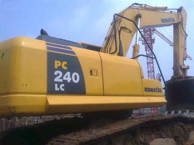 小松PC240LC-8履帶式液壓挖掘機(jī)