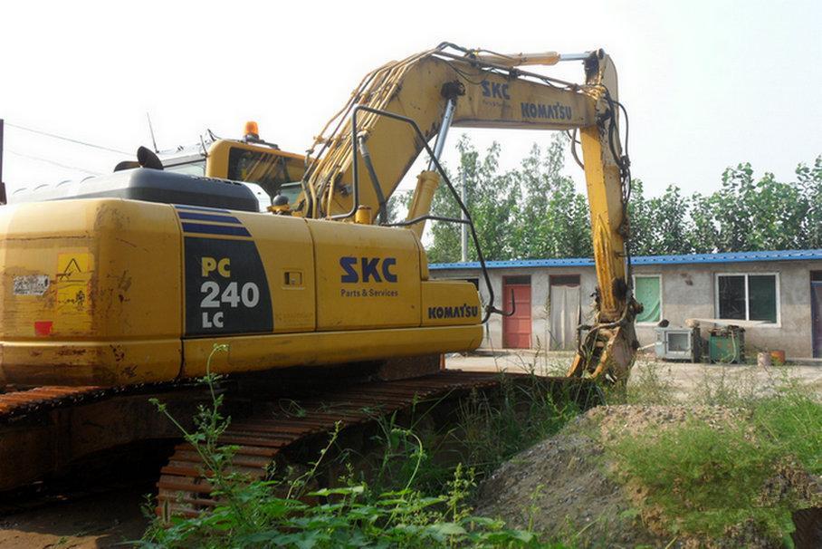 小松PC240LC-8履帶式液壓挖掘機(jī)