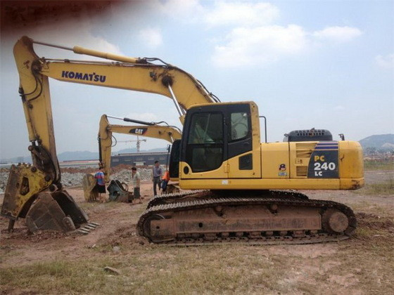 小松PC240LC-8履帶式液壓挖掘機(jī)
