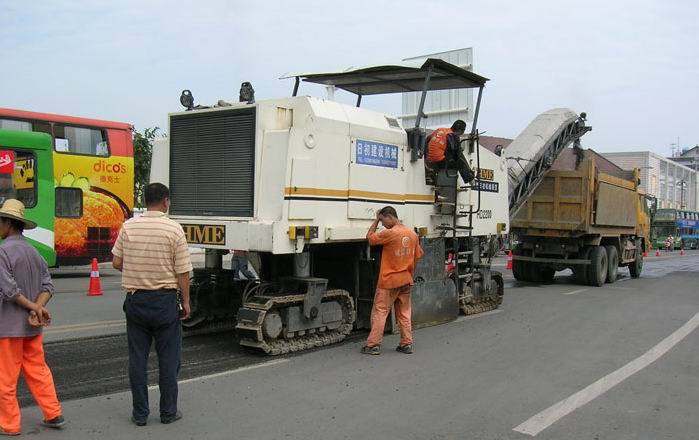 中聯(lián)重科BG2000銑刨機