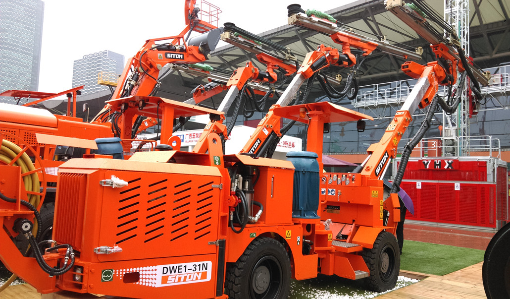 Bauma China 2016——江西鑫通機(jī)械制造有限公司展臺風(fēng)采