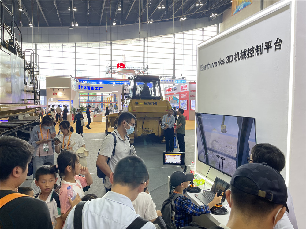2023長(zhǎng)沙國(guó)際工程機(jī)械展覽會(huì)展臺(tái)風(fēng)采：卡特彼勒