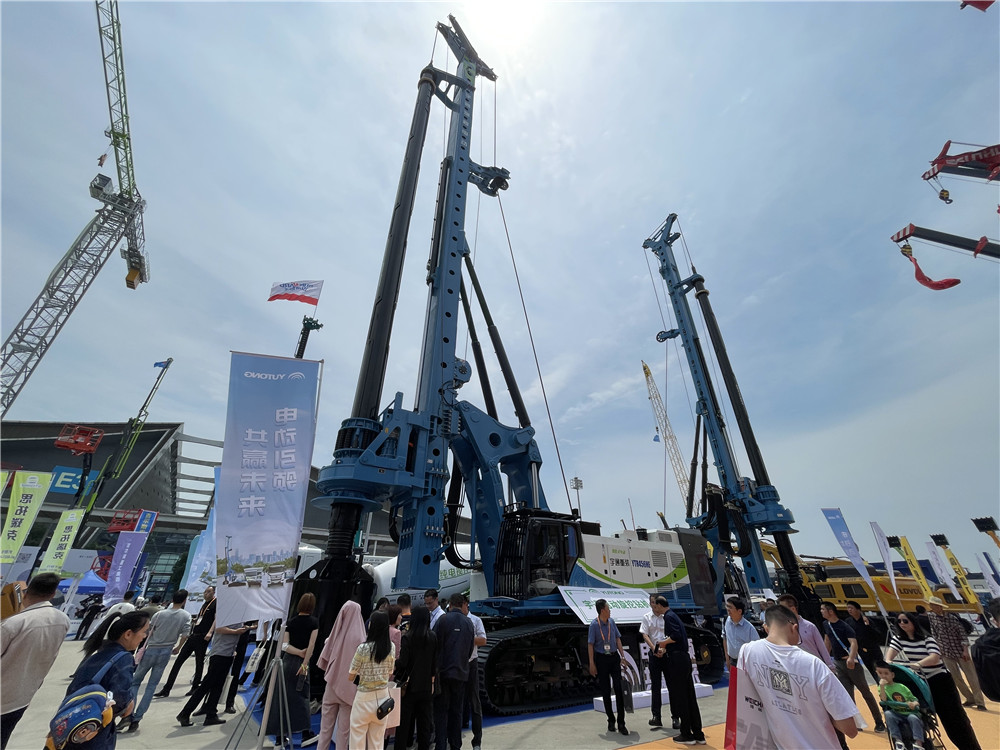 2023長沙國際工程機(jī)械展覽會展臺風(fēng)采：宇通重裝