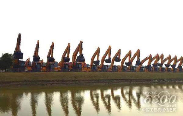 蘇省昆山開發(fā)區(qū)產(chǎn)業(yè)園內(nèi)的三一挖掘機