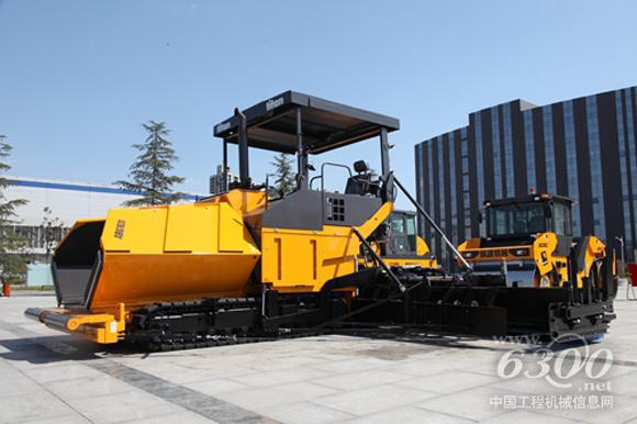 陜建機械 SCMC瀝青混凝土<a href=http://product.d1cm.com/liqingtanpuji/ target=_blank>攤鋪機</a>被授予“西安市名牌產(chǎn)品”稱號