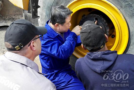 精準排除故障 柳工服務(wù)獲客戶高度評價