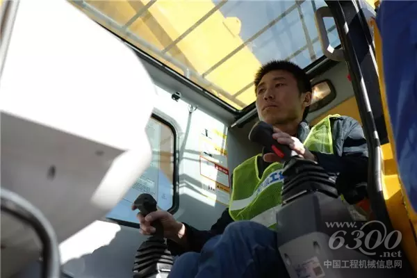 比賽一觸即發(fā)，即便操作如此“高大上”的G一代，也難免緊張