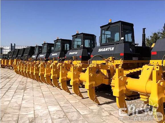 山推國內(nèi)市場再次斬獲中大馬力推土機(jī)大單