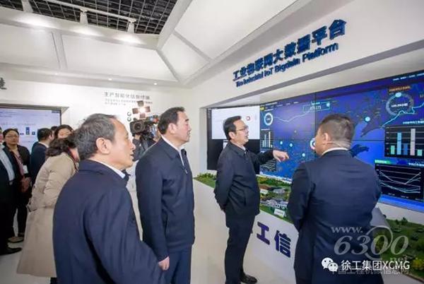 張國華書記詢問徐工信息工業(yè)物聯(lián)網(wǎng)大數(shù)據(jù)平臺建設(shè)情況