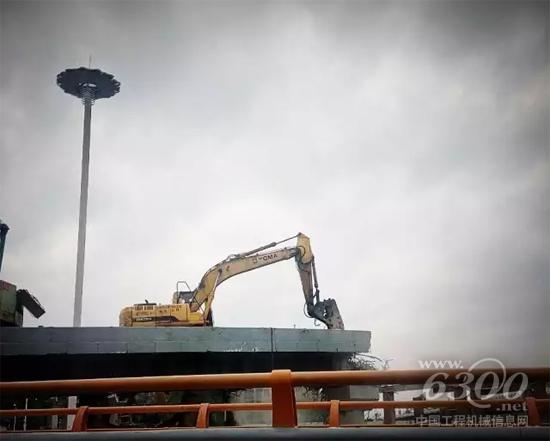 廈工挖掘機(jī)助跑廈門地鐵建設(shè)