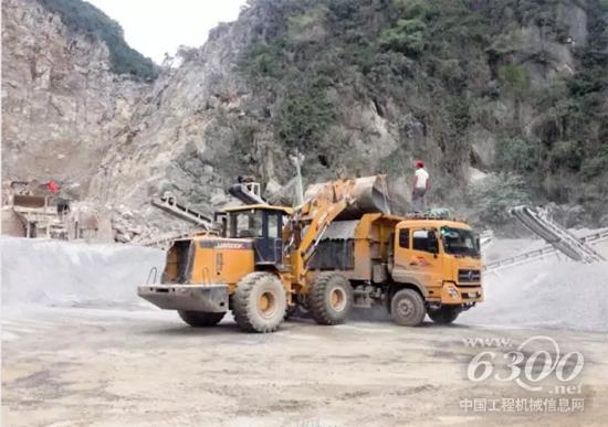 越南 河南省國營采石場  徐工LW500F裝載機(jī)