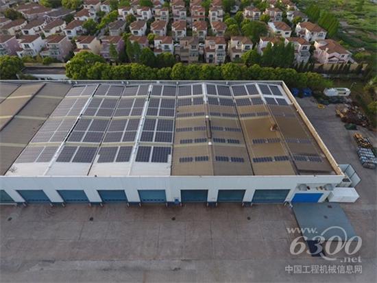 彩鋼瓦房頂:1620個組件，5個逆變器，裝機容量186.3kW
