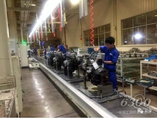 多缸機(jī)廠總裝二線正在生產(chǎn)國五柴油機(jī)
