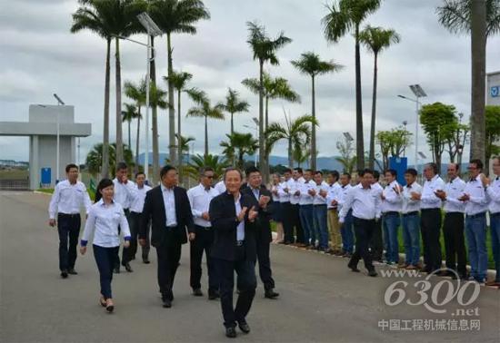 王民董事長(zhǎng)再次踏上這片依戀的土地
