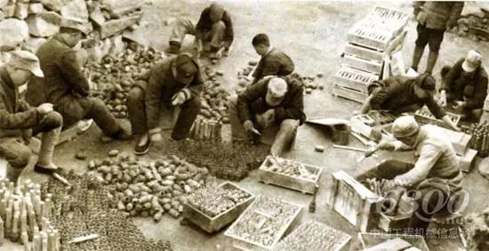 1943年5月，在抗日戰(zhàn)爭(zhēng)峰火中，華興鐵工廠成立，工人邊生產(chǎn)邊襲擊日寇據(jù)點(diǎn)