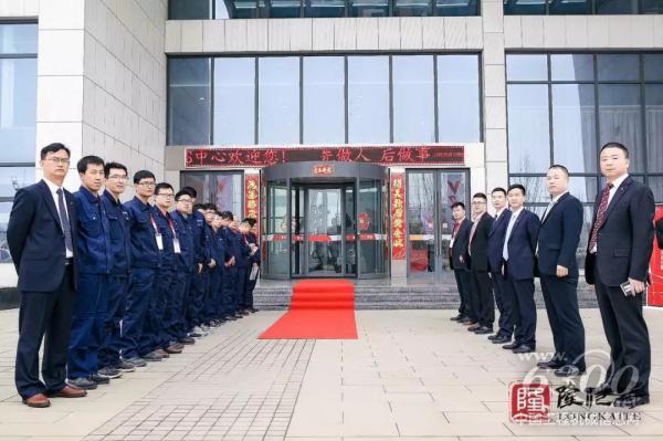銀川站，營銷服務(wù)將士列隊歡迎客戶