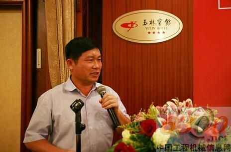 李天生會見參會經(jīng)銷商時講話