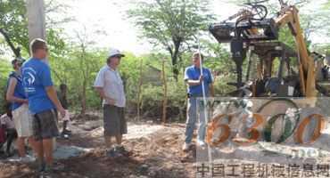 凱斯滑移裝載機(jī)在海地支援重建