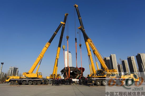 徐工QAY300、200兄弟齊上陣