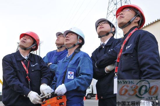 工程師對(duì)東京電力操作人員進(jìn)行培訓(xùn)