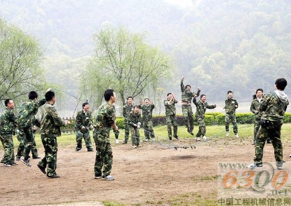 拓展訓(xùn)練放飛快樂(lè)