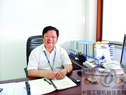 中聯(lián),履帶起重機